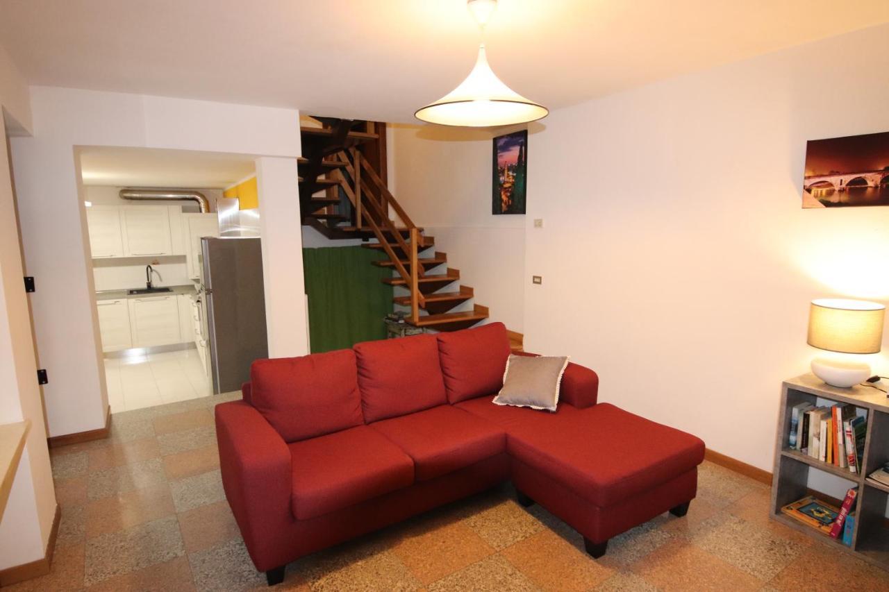 Casa Vacanze Al Borgo 卡普里诺韦罗内塞 外观 照片